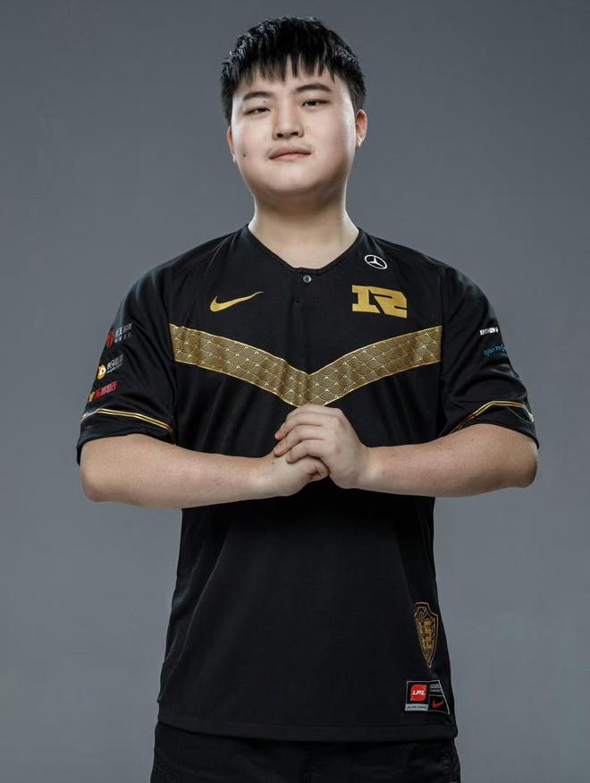 关于Uzi迎来十赛季高光表现，RNG球迷沸腾！的信息华体会官方网站